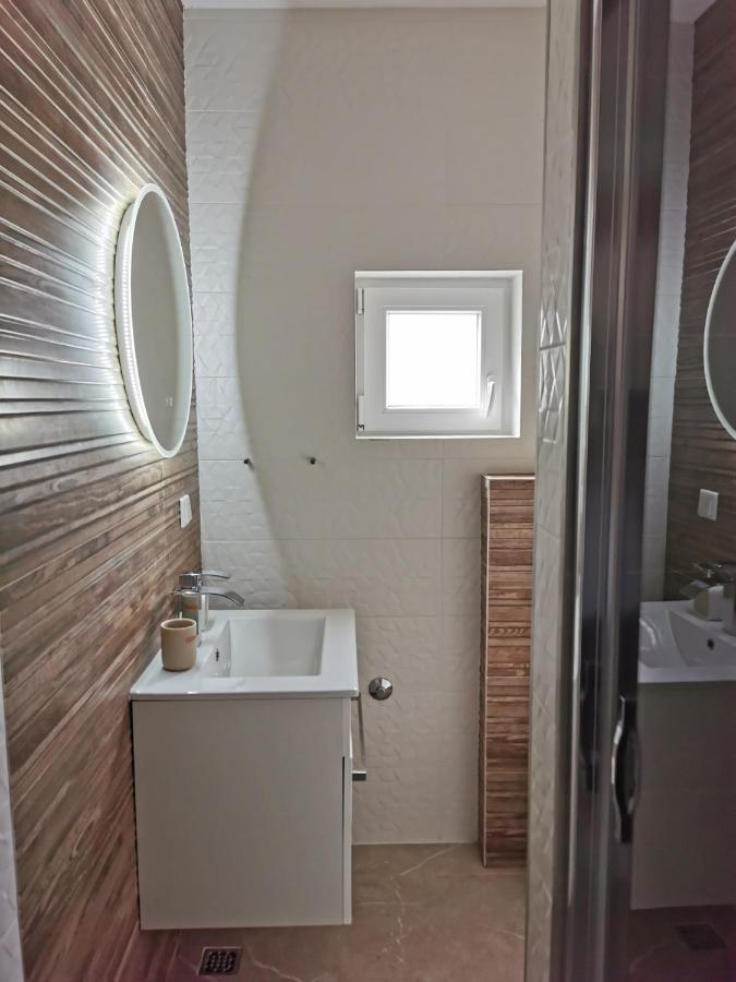 Five Bedroom House Near Sandy Beach Villa Major เมดูลิน ภายนอก รูปภาพ