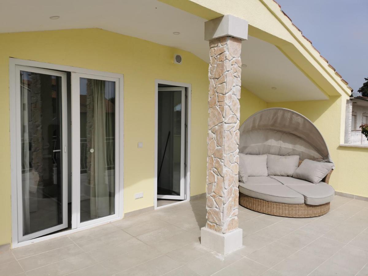 Five Bedroom House Near Sandy Beach Villa Major เมดูลิน ภายนอก รูปภาพ