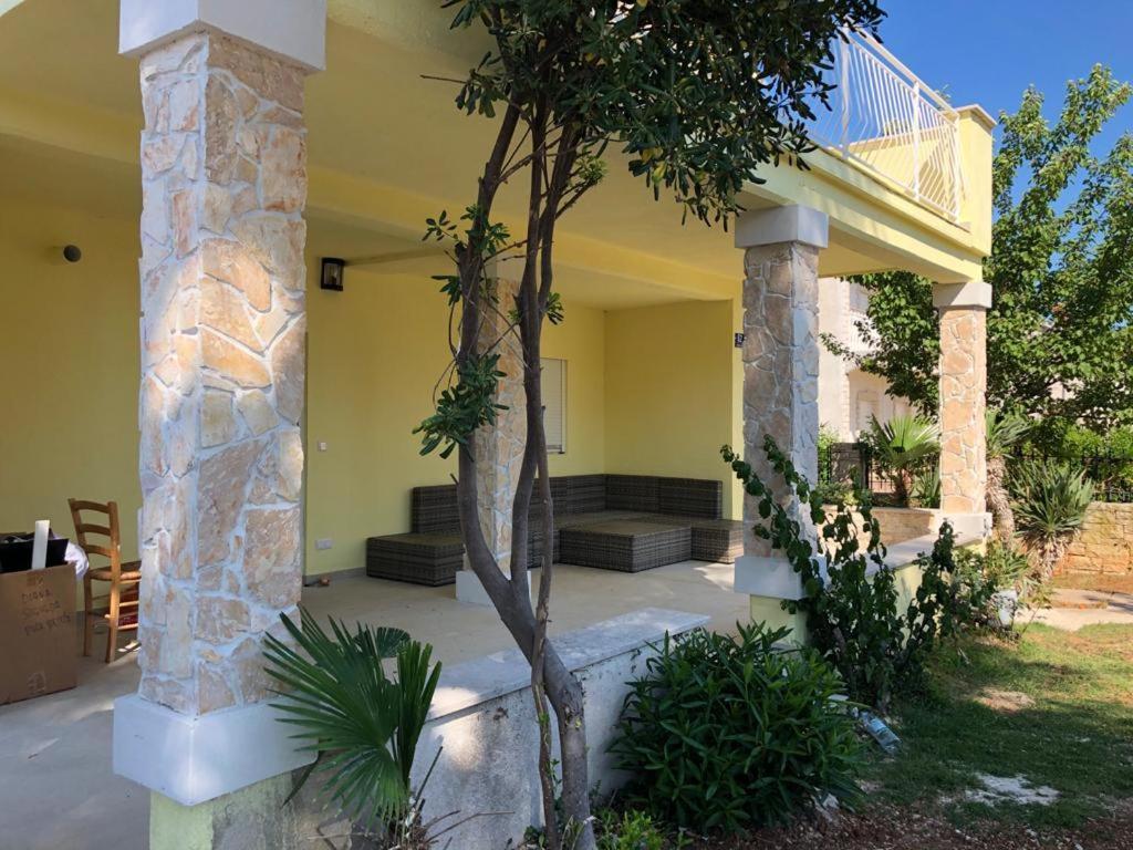 Five Bedroom House Near Sandy Beach Villa Major เมดูลิน ภายนอก รูปภาพ