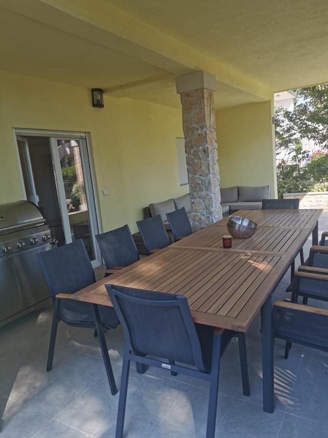 Five Bedroom House Near Sandy Beach Villa Major เมดูลิน ภายนอก รูปภาพ